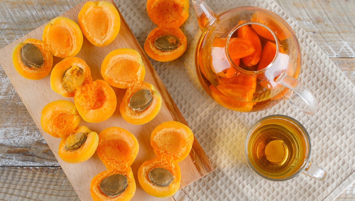 Солнышко в банке — очень вкусный абрикосовый компот на зиму