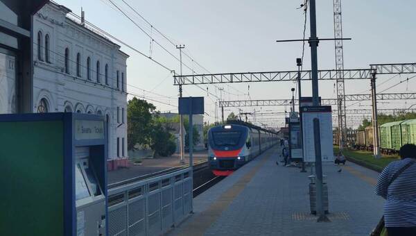 Поезда в Подмосковье изменят расписание на три дня