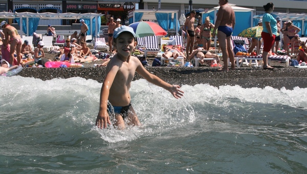 На каких черноморских курортах России сейчас самое тёплое море