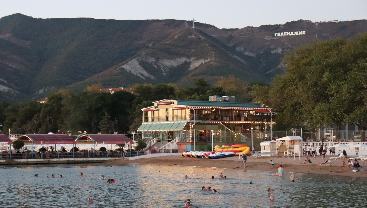 «Не отпуск, а кошмар!» Люди на черноморских курортах столкнулись с серьёзной проблемой