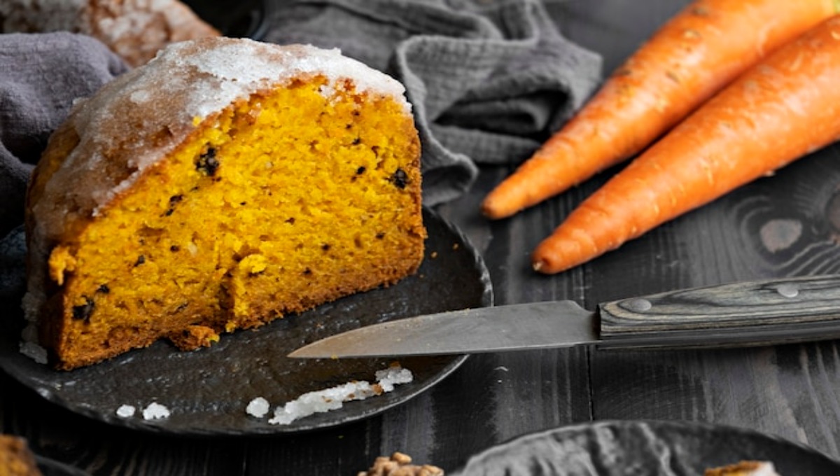 Простой пирожок из моркови станет отличным перекусом и полезным лакомством на любой случай