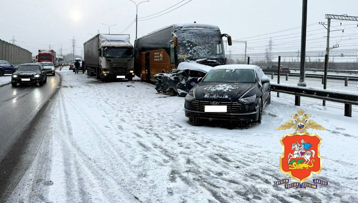 Массовая авария перекрыла трассу М4 в Подмосковье