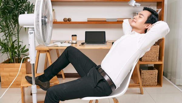 3 хитрости использования вентилятора, чтобы он лучше охлаждал помещение 